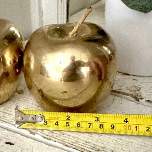 Pair of Gold Metal Apples Faux Brass Fruit Home Decor Vintage Style Ornamental - Picture 6 of 7